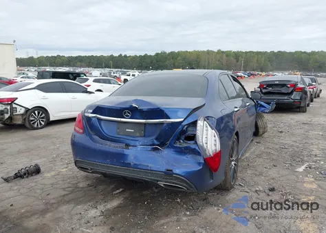 2017 Mercedes-Benz C 300 Sport z USA, uszkodzony, nr VIN 55SWF4JB6HU213742